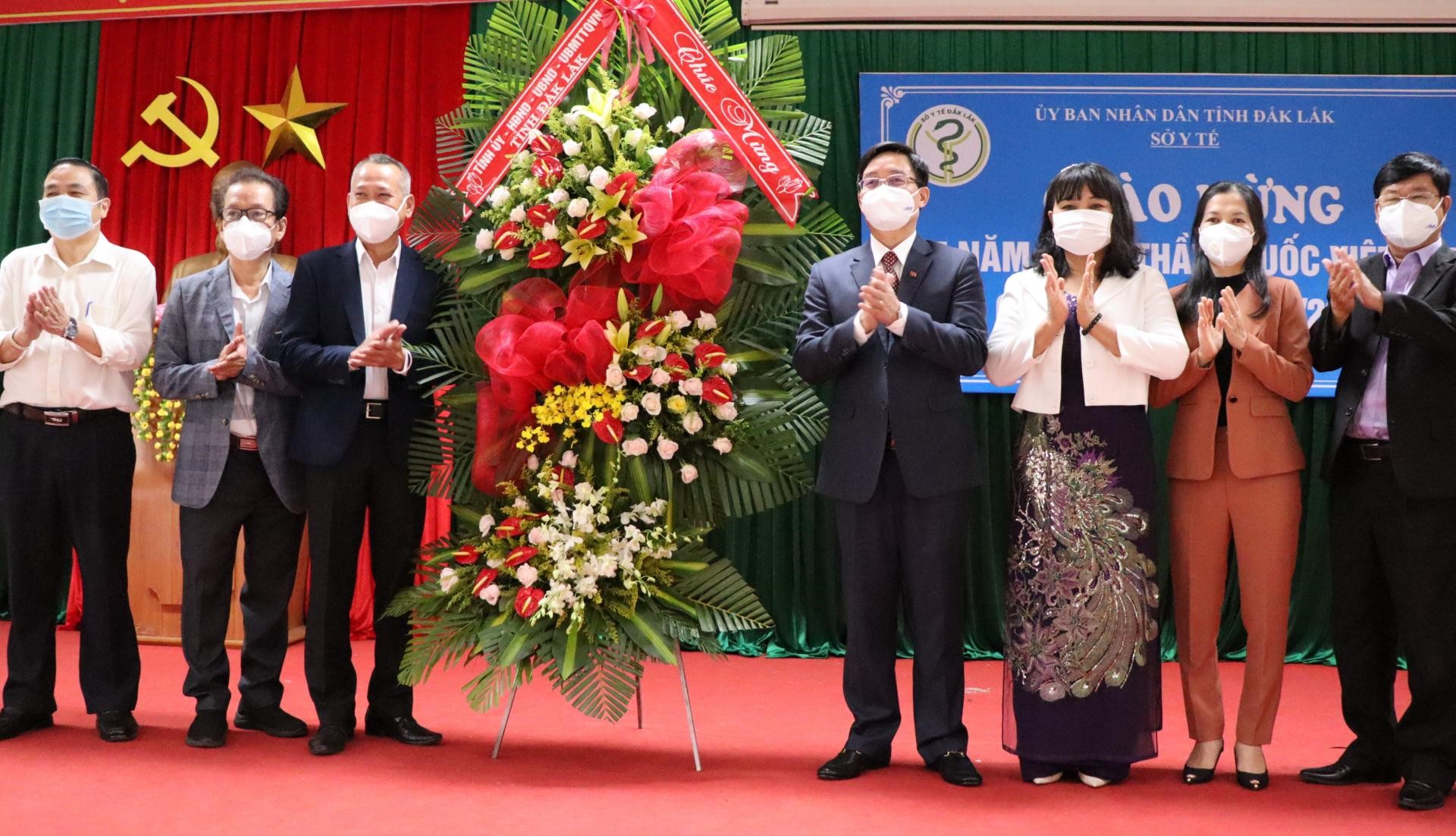 The province’s leaders visited and wished a happy Vietnamese Doctors’ Day to the health sector