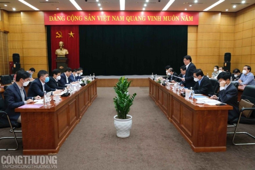 The delegation of Dak Lak Province meets with the Ministry of Industry and Trade