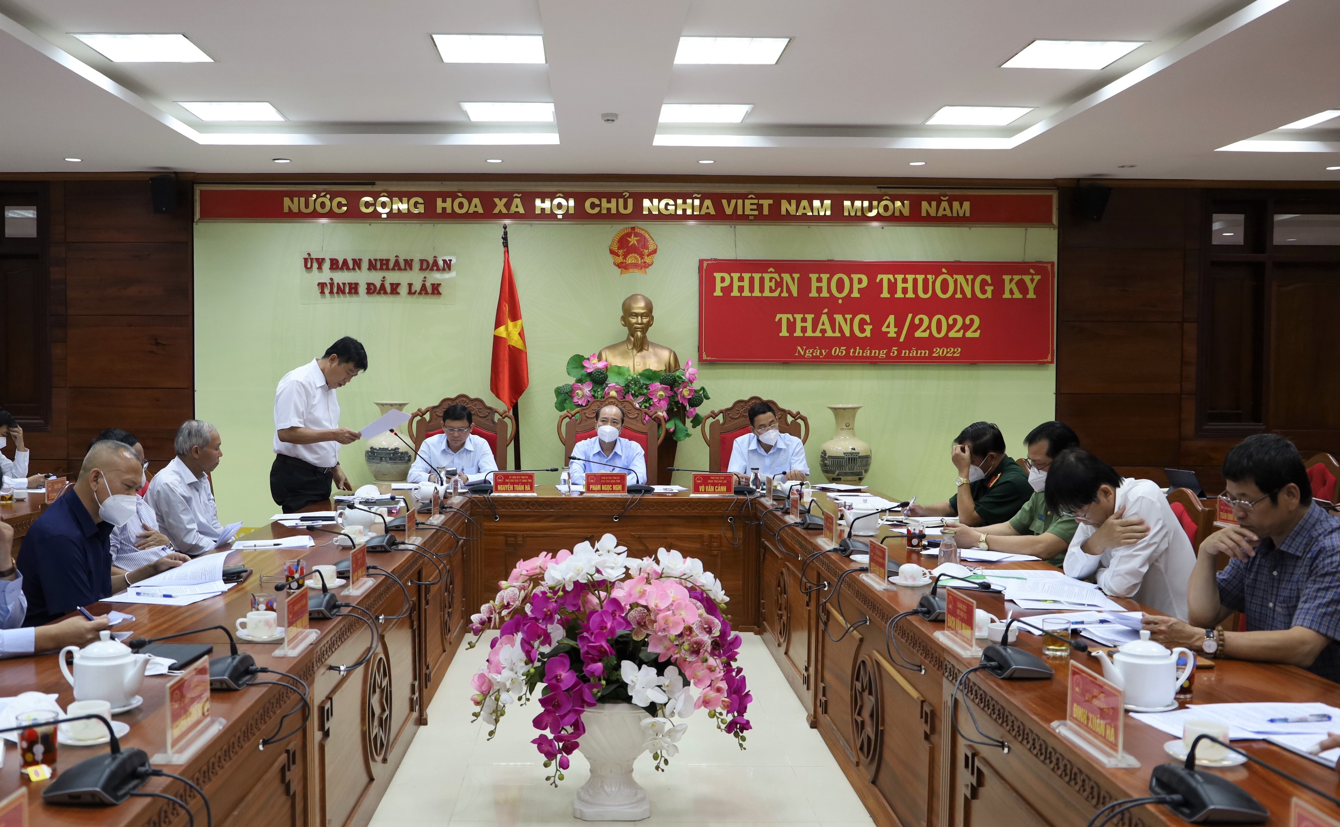 The People's Committee of Dak Lak Province holds a regular meeting of April 2022