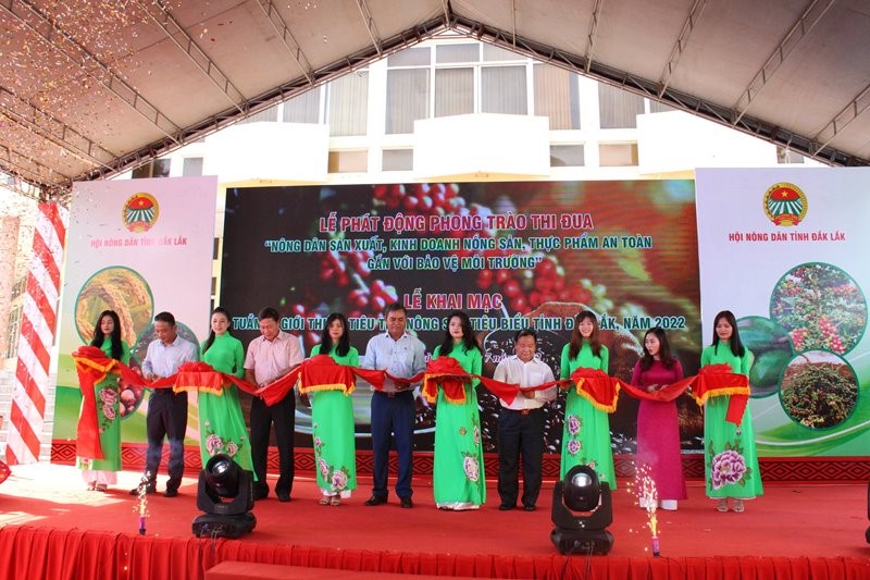 Dak Lak opened the typical agricultural products’ introduction and consumption week of 2022
