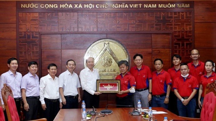 The People's Committee of Dak Lak Province meets with INTEQC VINA JSC