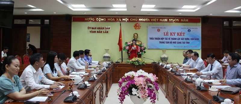 Dak Lak Province signs a cooperation agreement on building and operating the Innovation Center