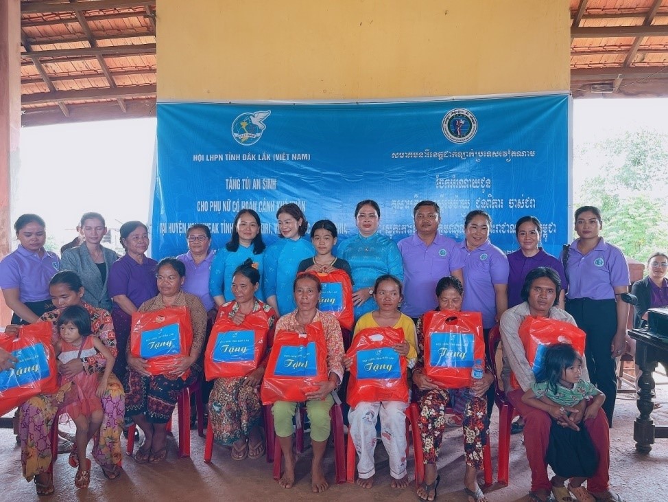 The Women's Union of Dak Lak Province and the Department of Women's Affairs of Mondulkiri Province (Cambodia) sign "the Cooperation Agreement for Peace and Development" in the 2022 – 2027 period