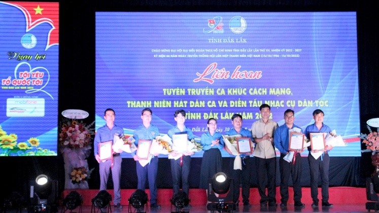 Closing the Festival of revolutionary songs, folk songs and performances of ethnic musical instruments in 2022