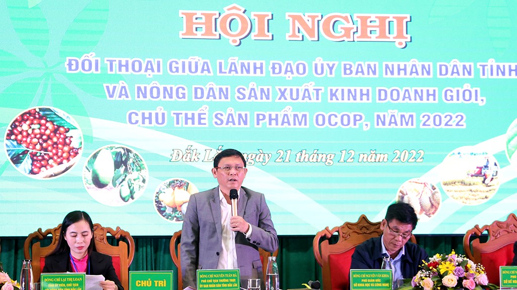 The 2022 Dialogue between leaders of the Provincial People's Committee and farmers with outstanding achievements in production and business, owners of OCOP products