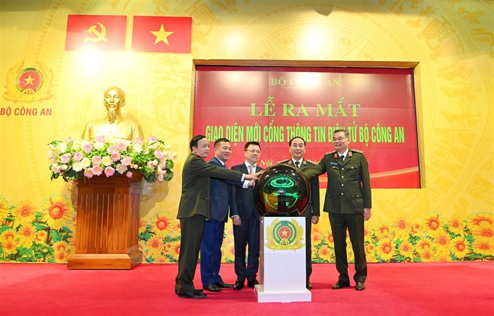 Launch a writing contest on the topic "Ensuring security and order at the grassroots” and launch Security's Web Portal into a new interface