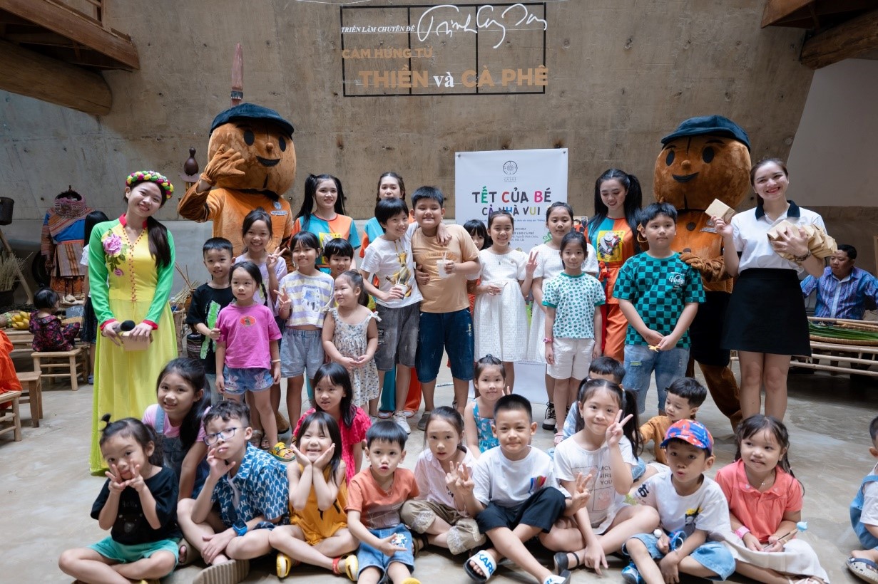 More than 200 children participate in the program "Children's Tet - Happy Family"