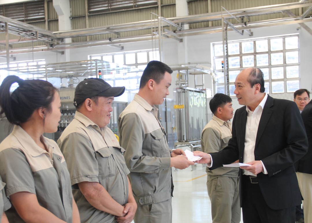 Dialogue between the provincial leadership and the team of provincial officials and civil servants in 2023