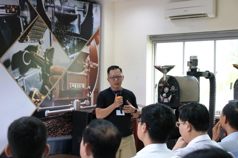 The Buon Ma Thuot Coffee Association Opens a Coffee Roasting Course