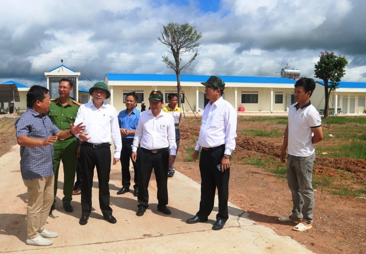 Chairman Pham Ngoc Nghi inspected the operation of pig farms in Ea Sup district
