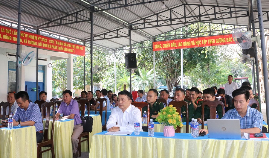 Description: C:\Users\Admin\Desktop\đại biểu.jpg