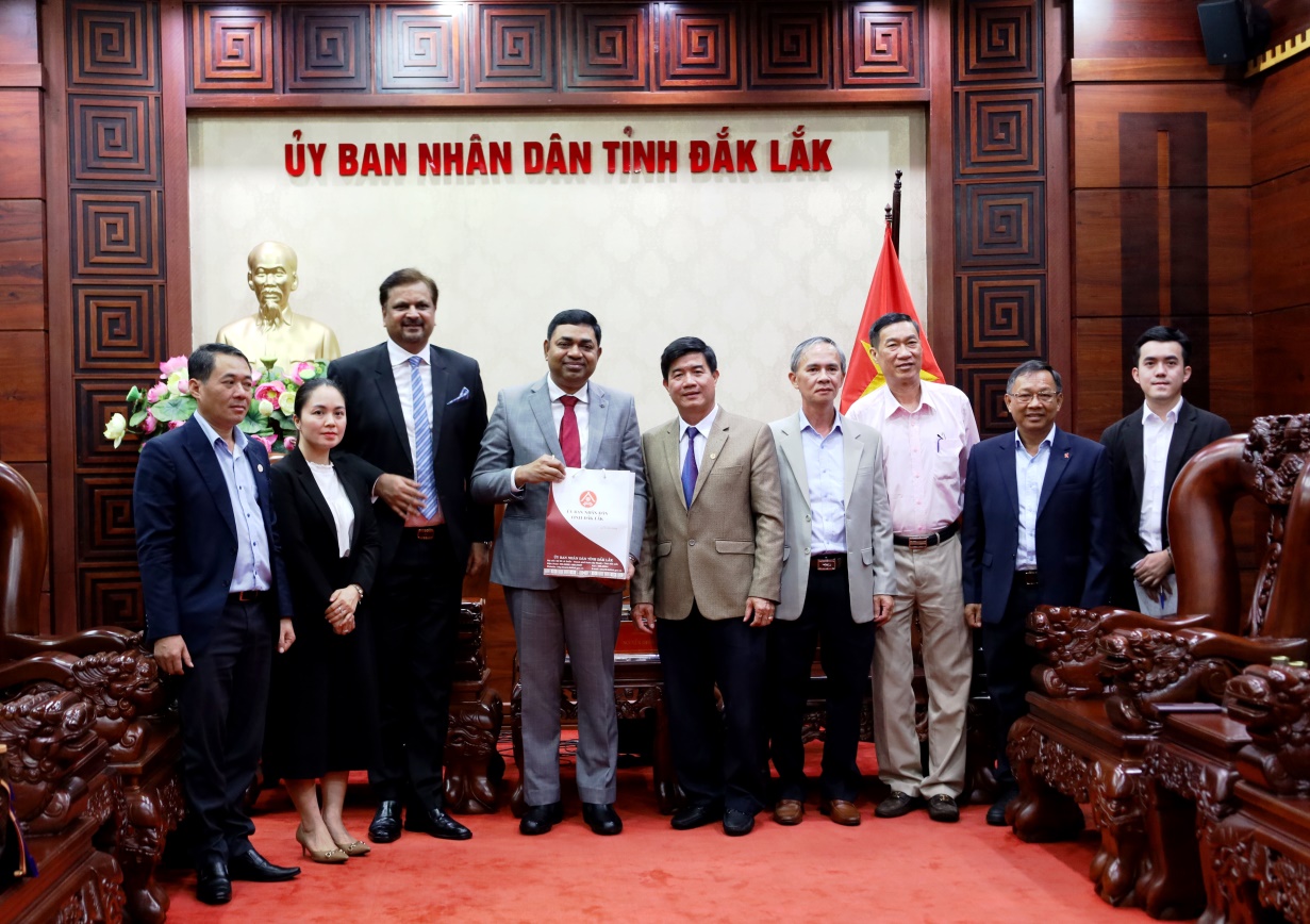 Description: C:\Users\ASUS\Desktop\chào 2 (1).JPG