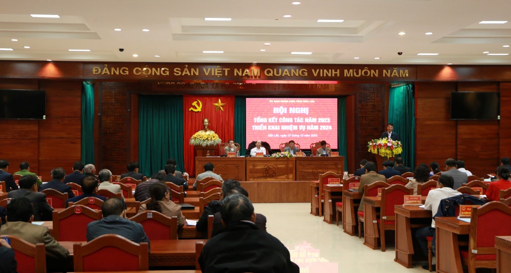 The Provincial People's Committee Deploys Tasks for 2024