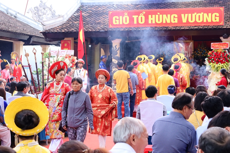 Dak Lak Province Commemorates Hung Kings' Memorial Day at Lac Giao Historical Monument