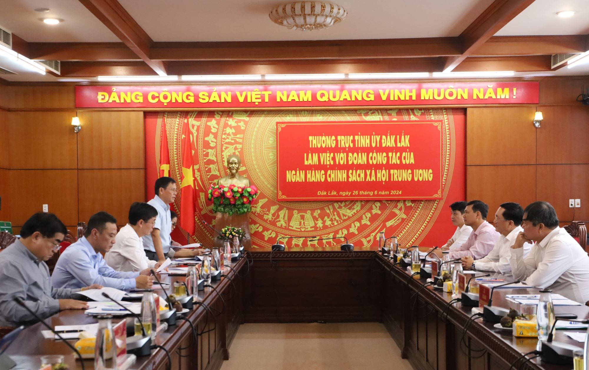 Delegation from Vietnam Bank for Social Policies Meets with Dak Lak Provincial Party Standing Committee