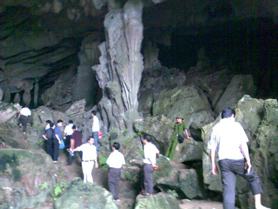 Hang đá Dak Tuar