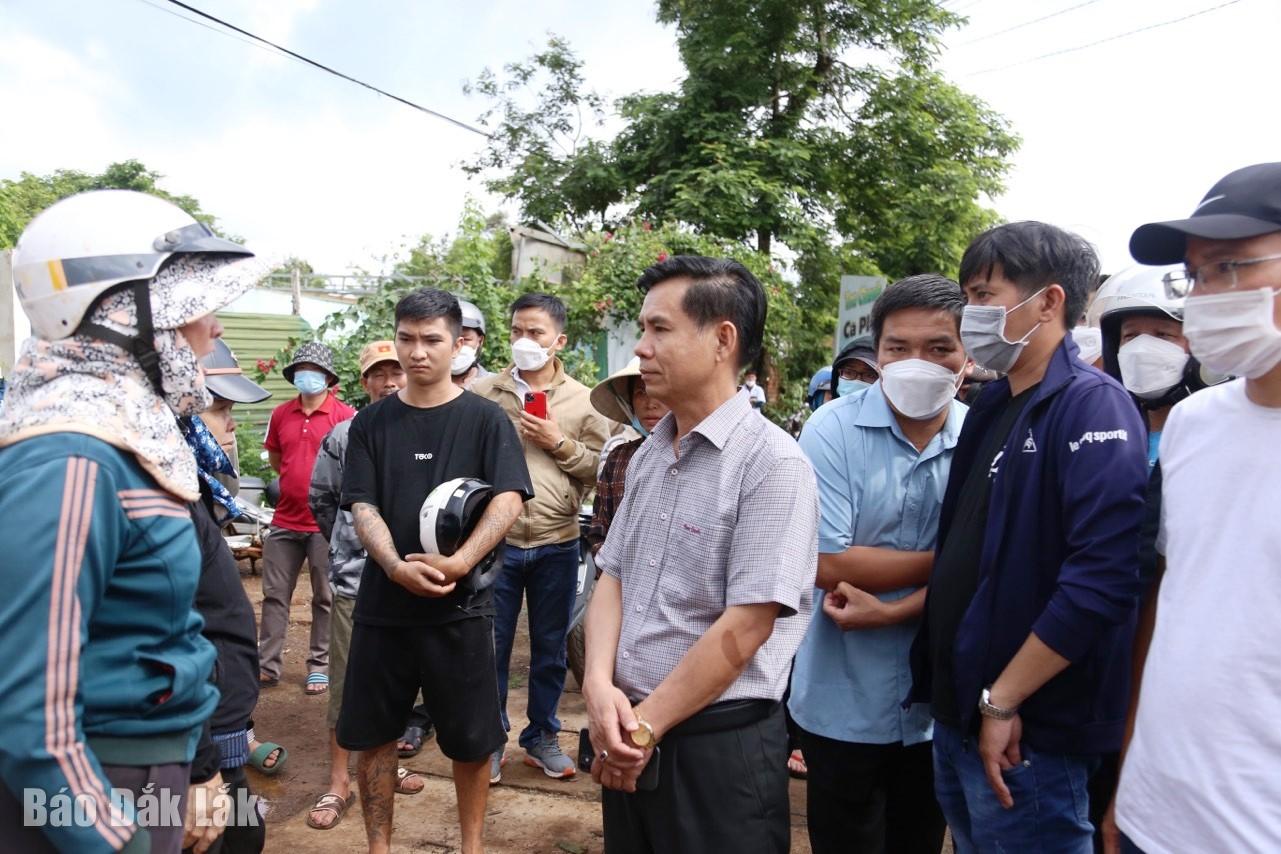 Huyện Cư Kuin: Cưỡng chế các trường hợp vi phạm xây dựng trái phép dọc Quốc lộ 27