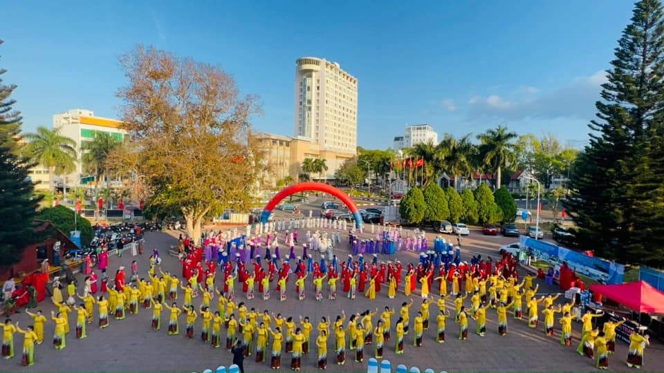 Đắk Lắk phát động hưởng ứng “Tuần lễ áo dài Việt Nam” từ ngày 1 đến ngày 08/3/2023.