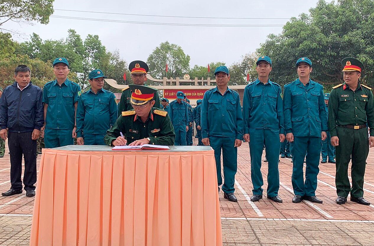 Ban Chỉ huy quân sự huyện Ea Kar ra quân huấn luyện năm 2023