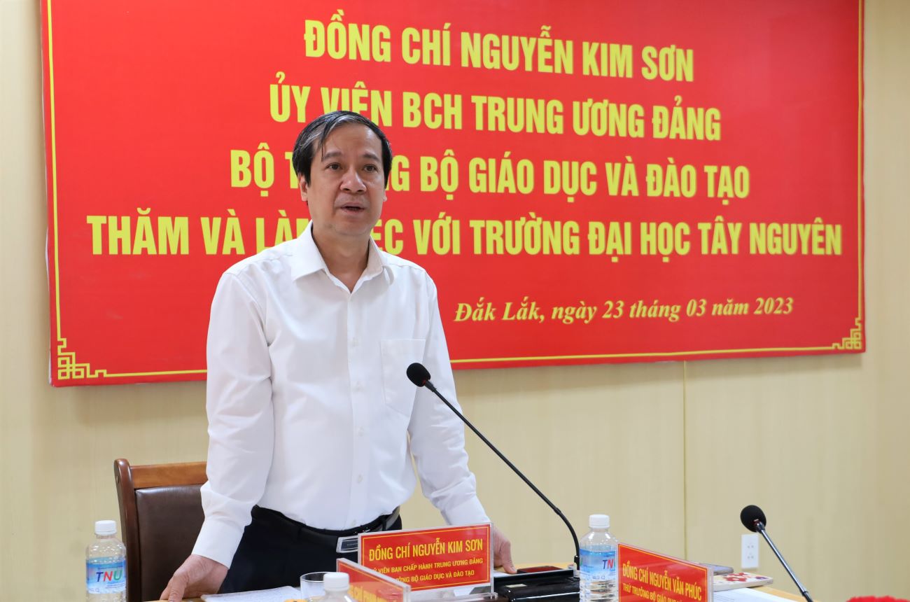 Bộ trưởng Bộ Giáo dục và Đào tạo Nguyễn Kim Sơn thăm và làm việc với Trường Đại học Tây Nguyên