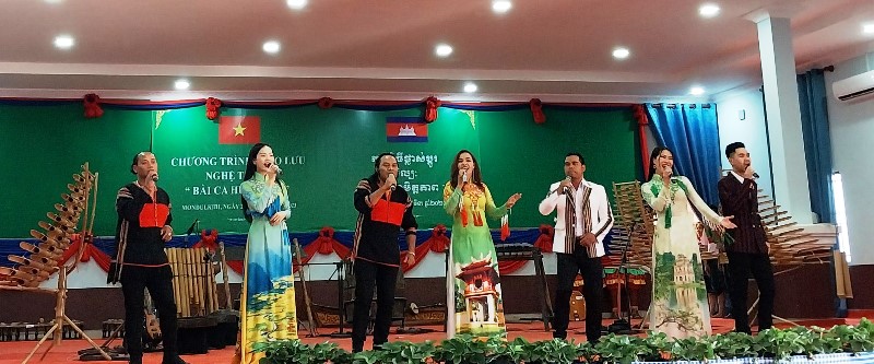 Chương trình giao lưu nghệ thuật chủ đề  “Bài ca hữu Nghị Việt Nam – Campuchia”
