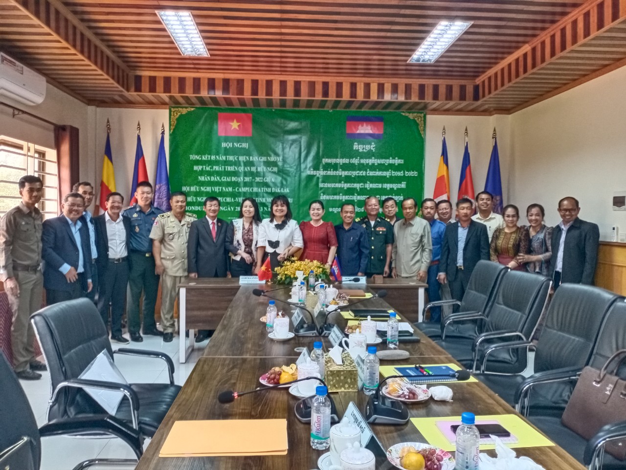 Hội Hữu nghị Việt Nam-Campuchia tỉnh Đắk Lắk và Hội Hữu nghị Campuchia-Việt Nam tỉnh Mondulkiri tổng kết 5 năm hợp tác.