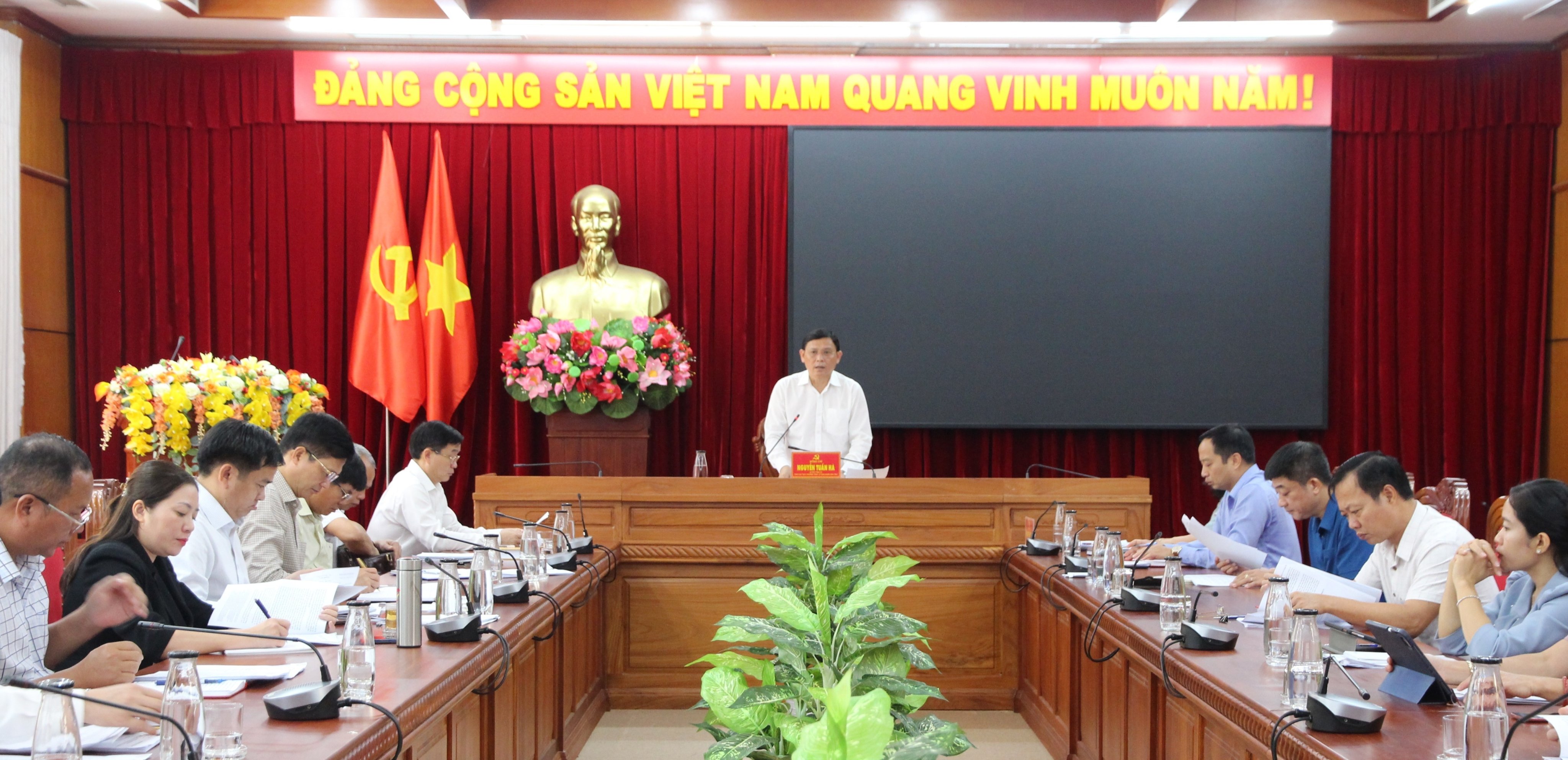 Hội nghị Ban Chấp hành Đảng bộ tỉnh lần thứ 17 mở rộng: Thảo luận nhiều nhiệm vụ trọng tâm trong quý II năm 2023.