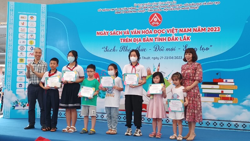 Thiếu nhi vẽ tranh lan tỏa thông điệp "Đừng cưỡi voi - Hãy cười cùng voi"