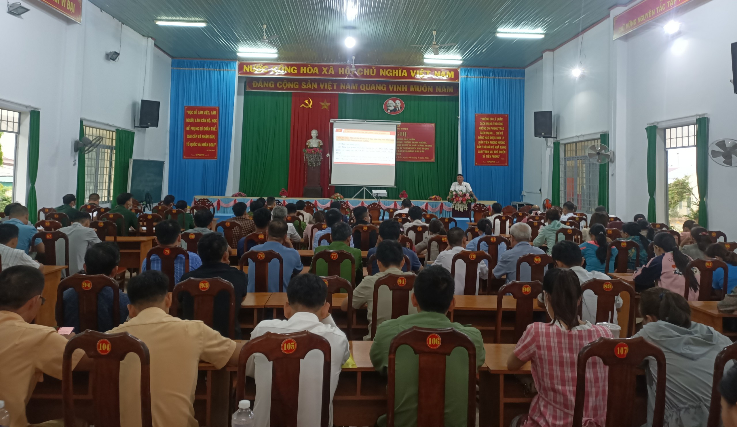 Huyện Lắk tổ chức học tập, quán triệt tác phẩm của Tổng Bí thư Nguyễn Phú Trọng