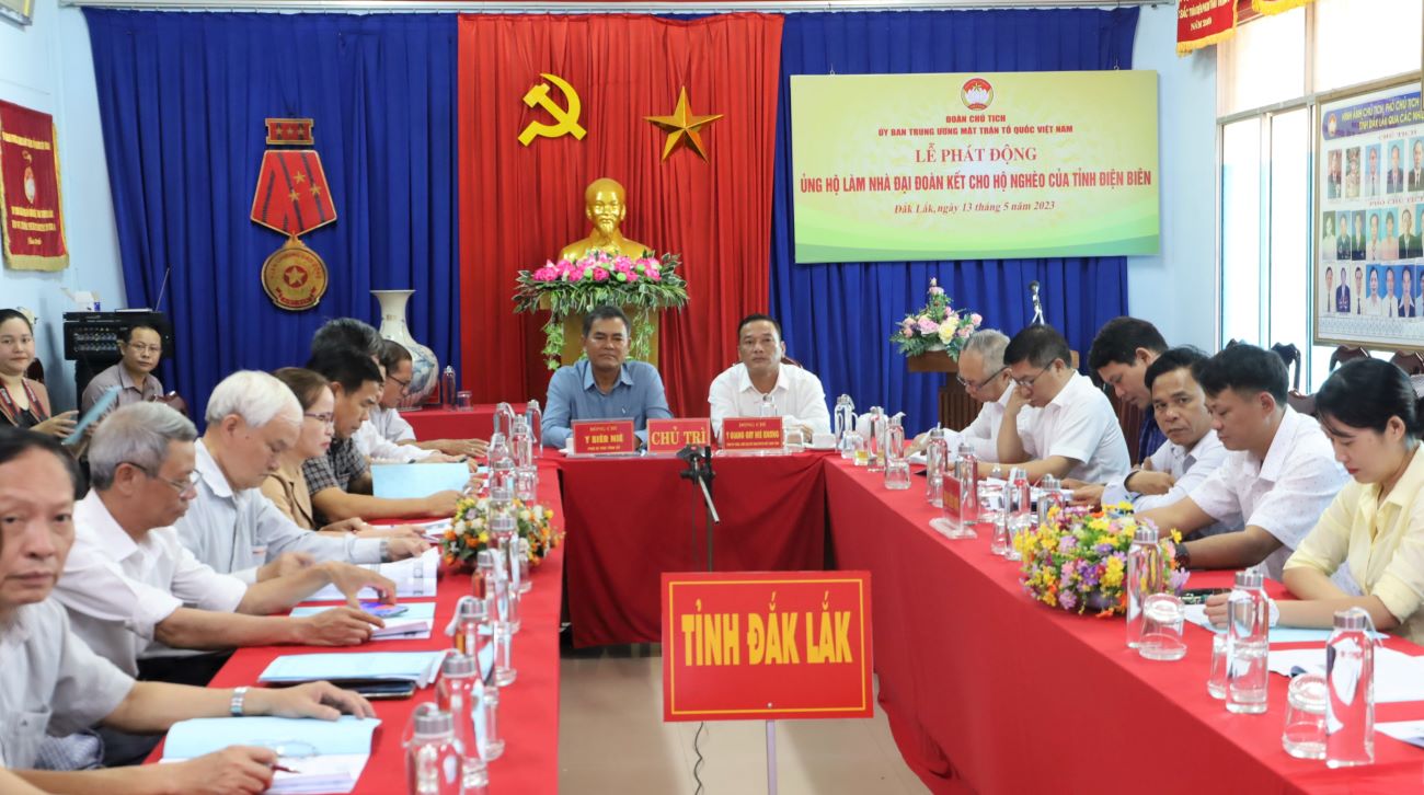 Phát động ủng hộ xây dựng Nhà Đại đoàn kết cho hộ nghèo của tỉnh Điện Biên