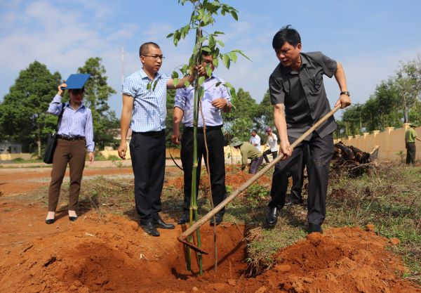Huyện Krông Ana phát động “Tết trồng cây đời đời nhớ ơn Bác Hồ” năm 2023