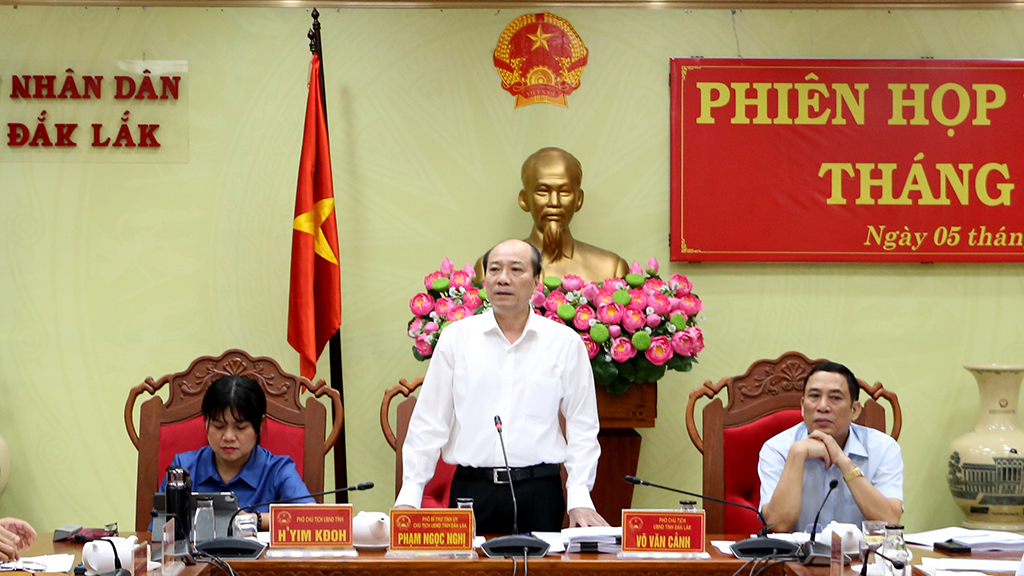 UBND tỉnh họp Phiên thường kỳ tháng 5/2023