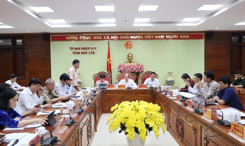 UBND tỉnh họp thông qua các nội dung trình Kỳ họp HĐND tỉnh