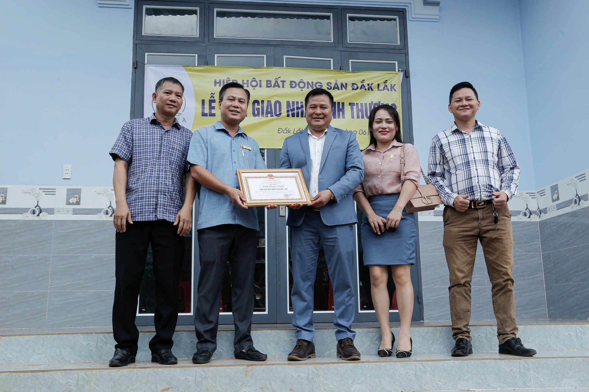 Bàn giao nhà tình thương cho hộ gia đình khó khăn ở huyện Ea H’leo