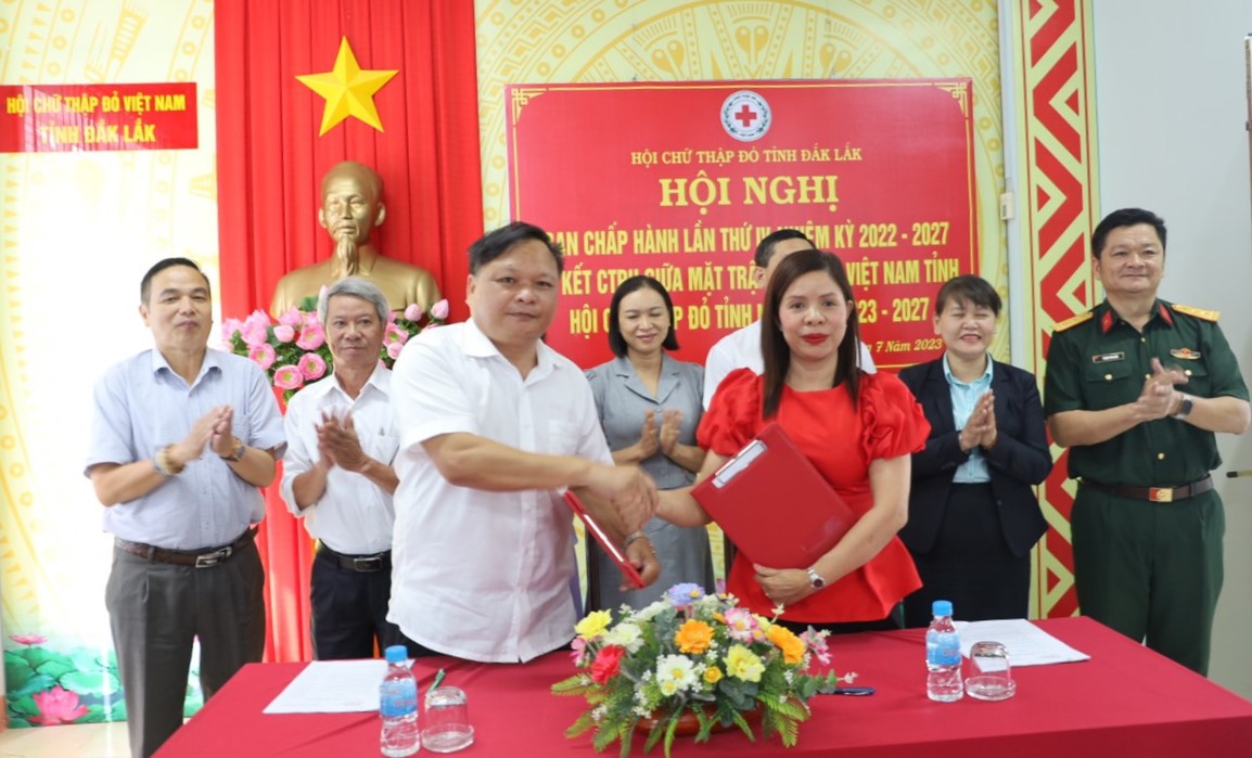 Ký kết Chương trình phối hợp tổ chức hoạt động nhân đạo, từ thiện và an sinh xã hội giai đoạn 2023 – 2027