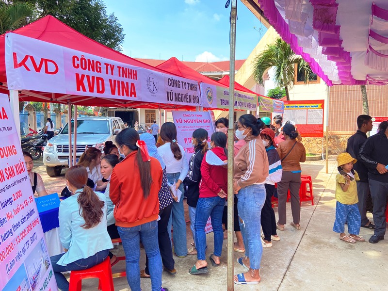 Phiên giao dịch việc làm năm 2023 tại huyện Krông Ana