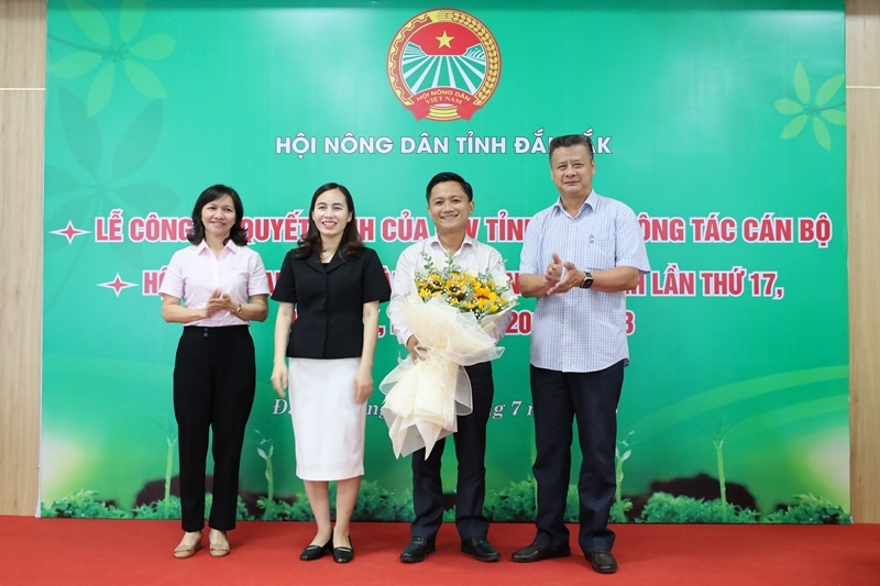 Ông Võ Văn Dũng được bầu giữ chức Phó Chủ tịch Hội Nông dân tỉnh