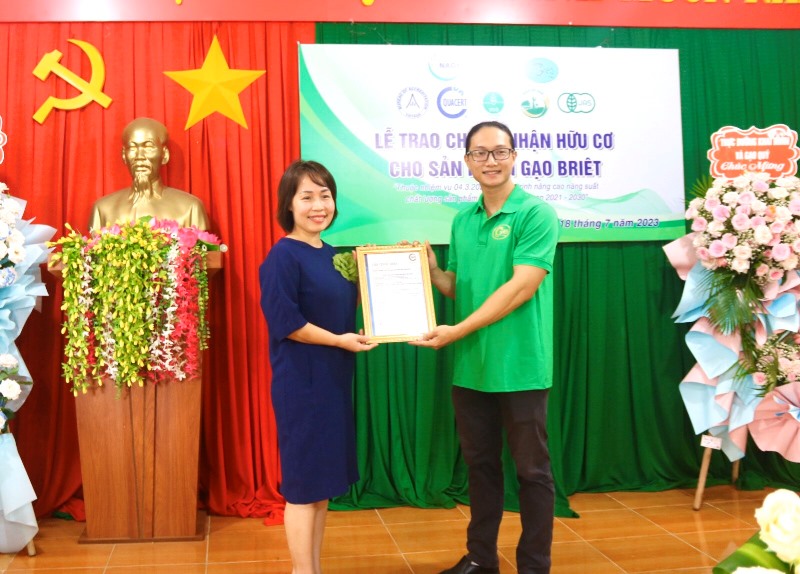 Sản phẩm gạo Briêt đạt chứng nhận hữu cơ đầu tiên của tỉnh Đắk Lắk