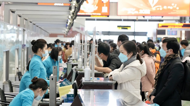 Chính thức sử dụng VNeID với khách làm thủ tục đi máy bay