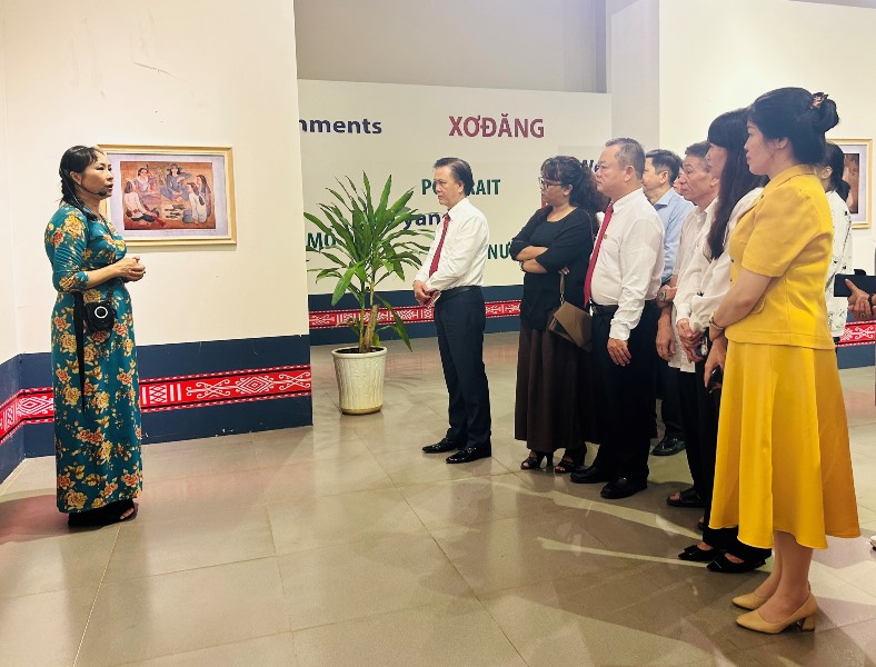 Trưng bày 50 tác phẩm mỹ thuật hiện đại của các họa sĩ nữ  tại Bảo tàng tỉnh Đắk Lắk
