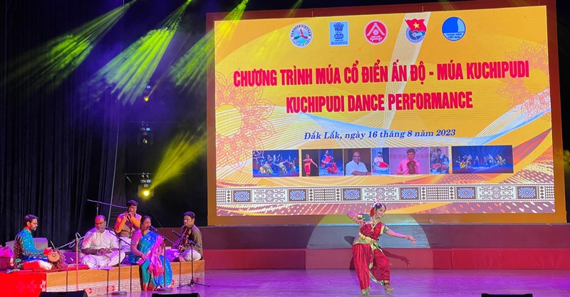 Đặc sắc màn biểu diễn nghệ thuật múa cổ điển Ấn Độ Kuchipudi tại Đắk Lắk
