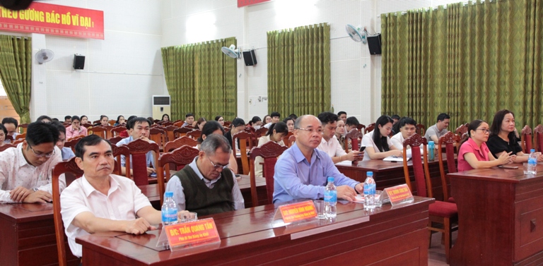 Bồi dưỡng lý luận chính trị dành cho đảng viên mới