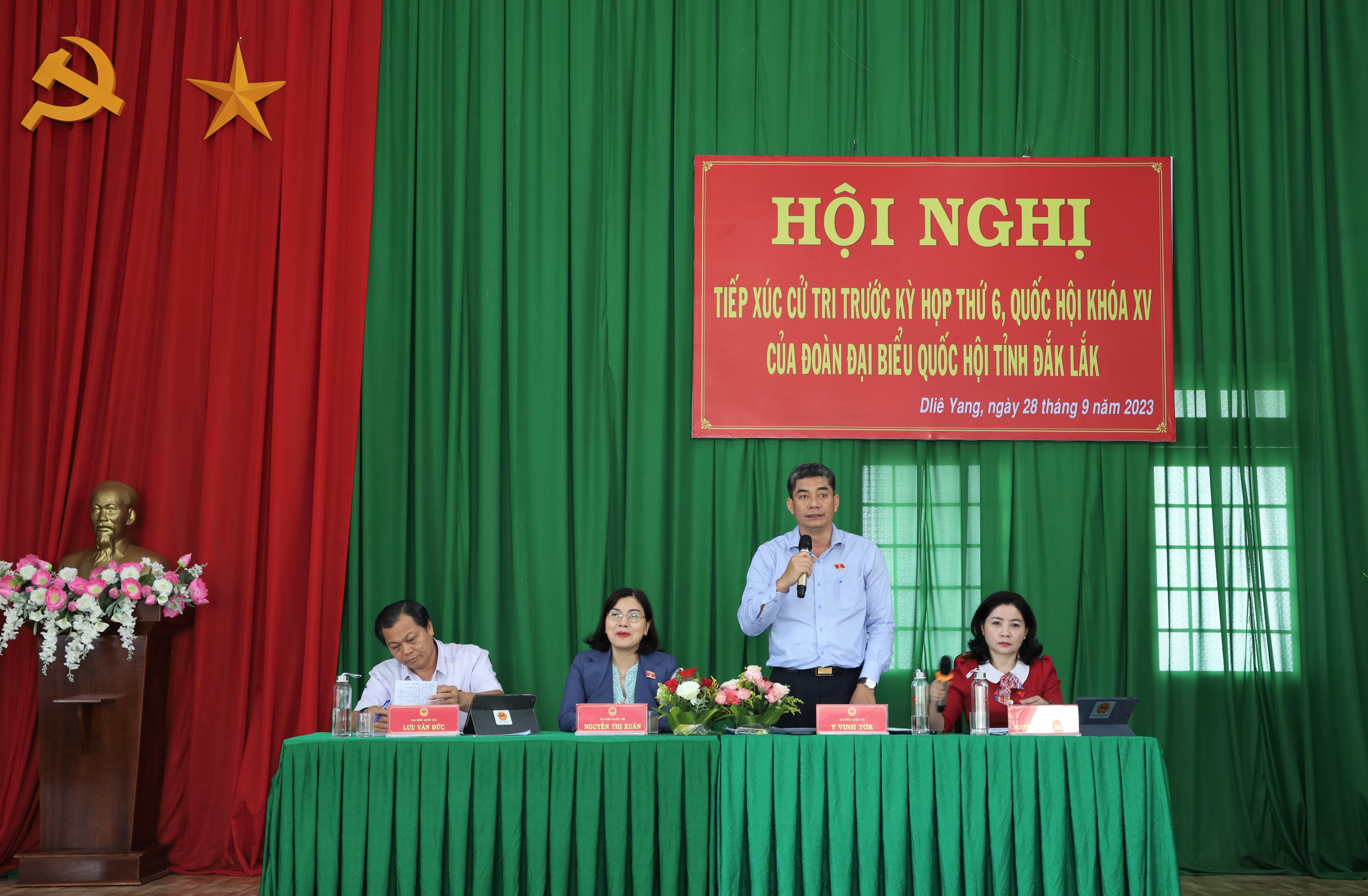 Đoàn Đại biểu Quốc hội tỉnh Đắk Lắk tiếp xúc cử tri huyện Ea H’leo