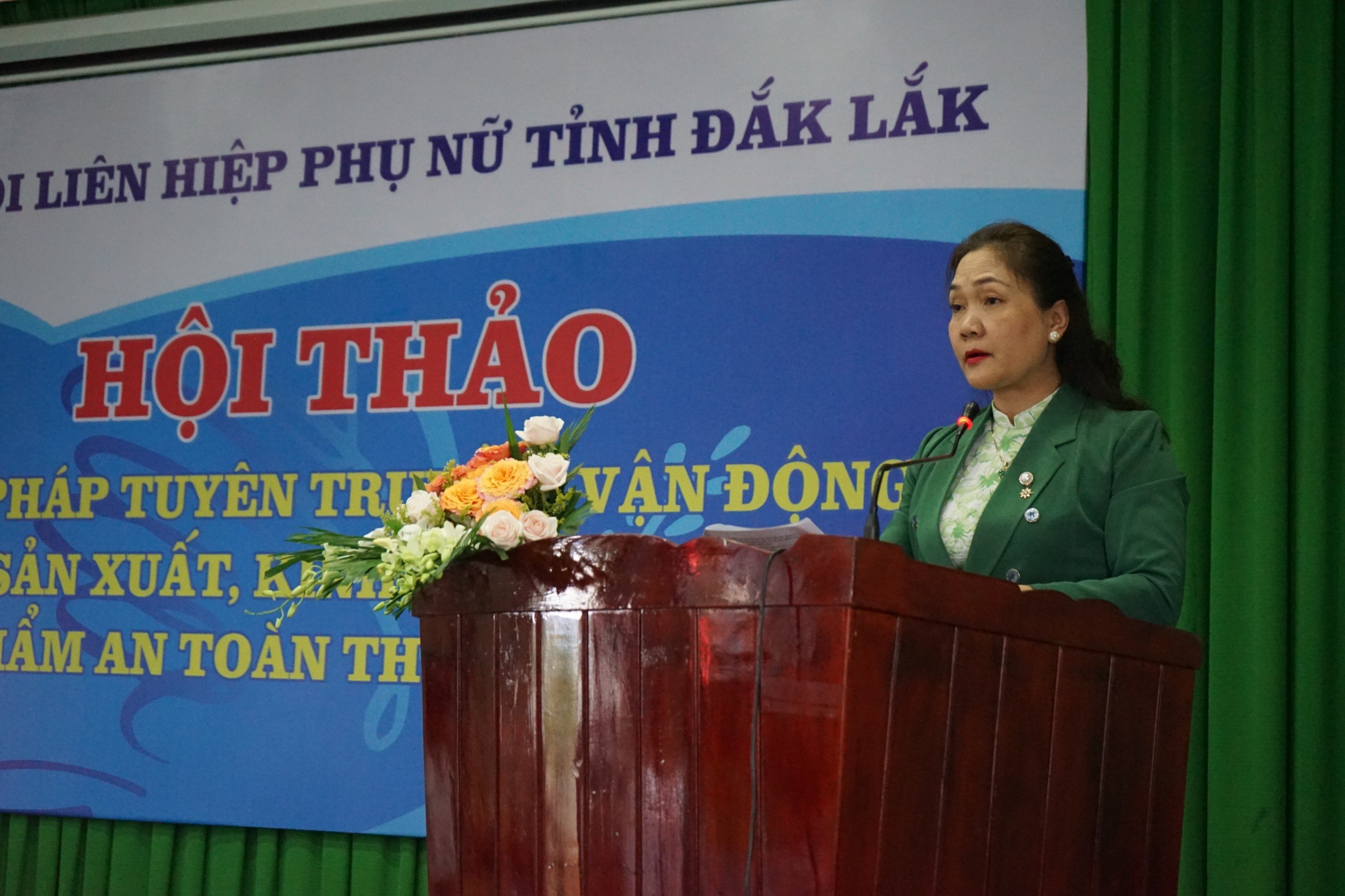 Hội thảo “Tuyên truyền, vận động phụ nữ sản xuất, kinh doanh nông sản, thực phẩm an toàn thực hiện “3 sạch”