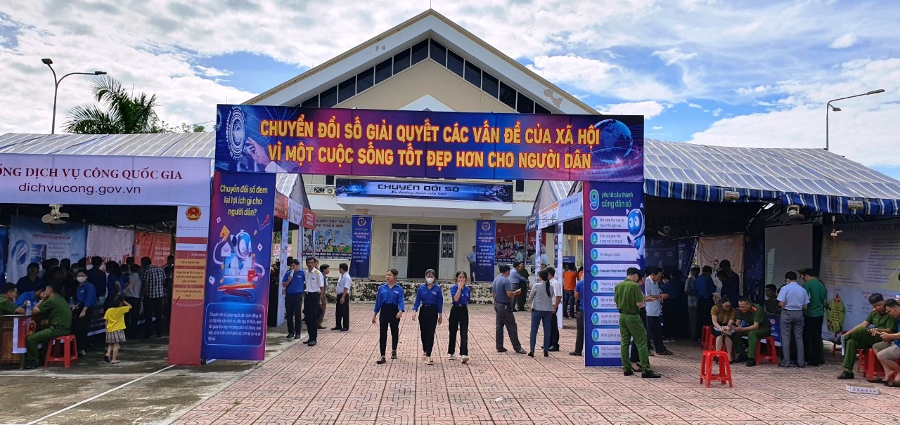 Huyện Ea Súp triển khai nhiều hoạt động hưởng ứng Ngày Chuyển đổi số quốc gia 10/10