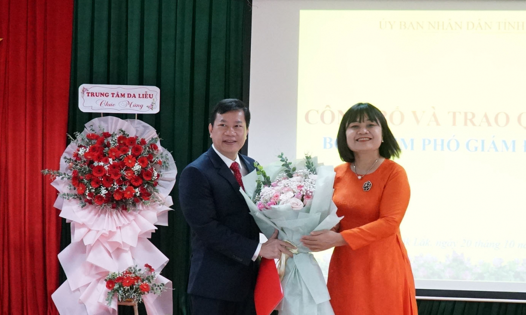 Công bố và trao Quyết định bổ nhiệm Phó Giám đốc Sở Y tế