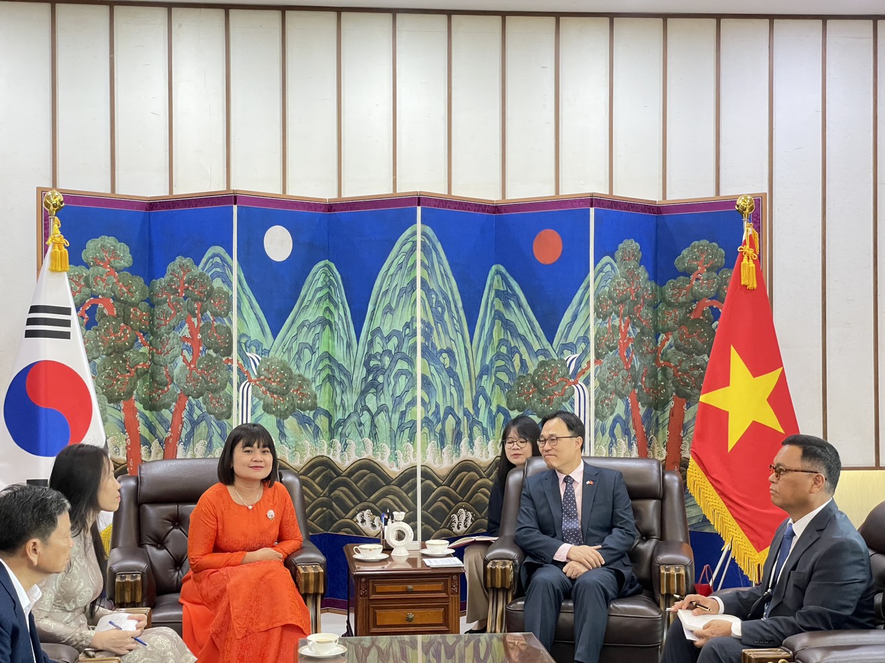 Đoàn công tác UBND tỉnh Đắk Lắk thăm, làm việc với các cơ quan đại điện ngoại giao, tổ chức nước ngoài tại Việt Nam