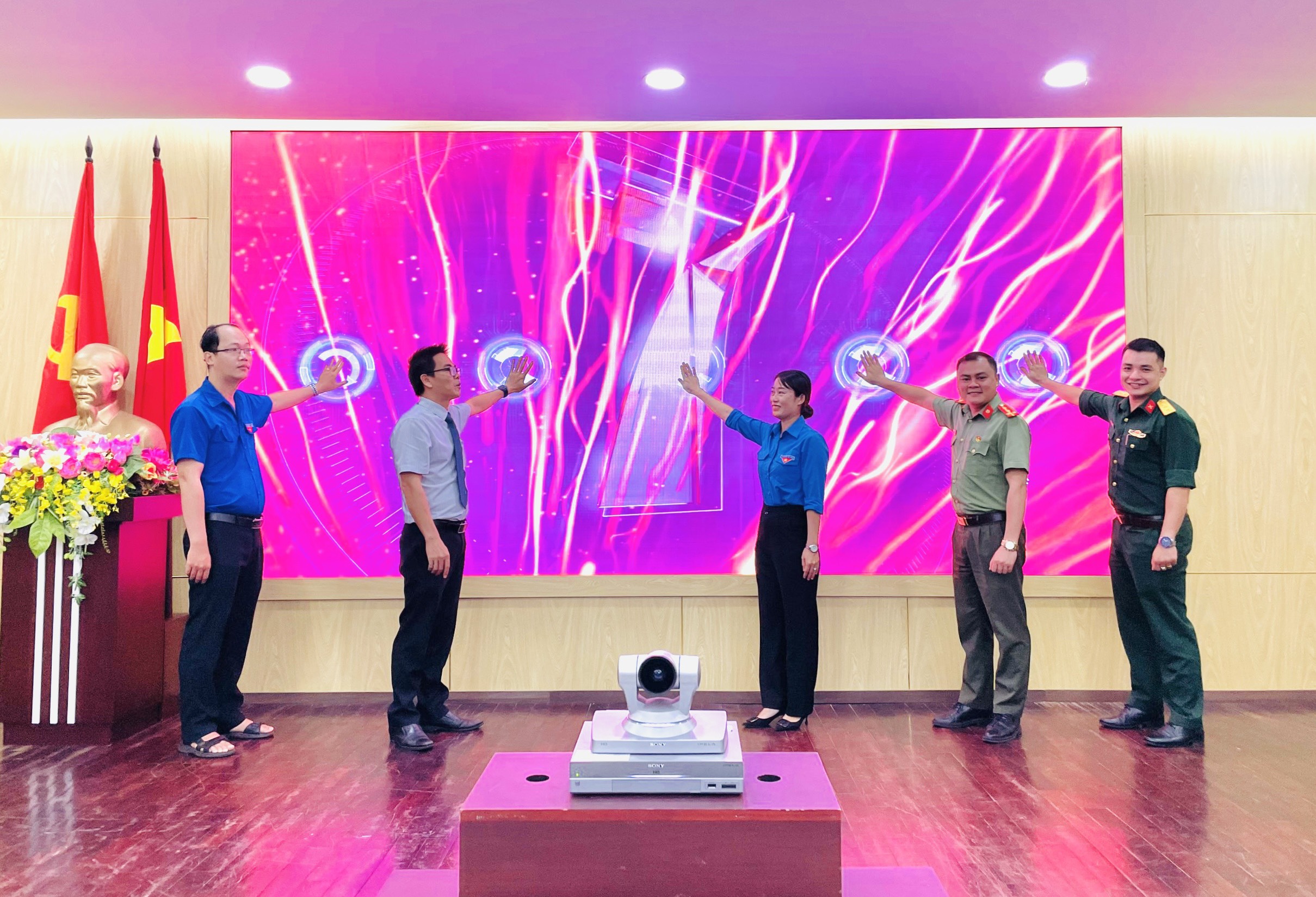 Khởi động chương trình “100% cán bộ đoàn có chữ ký số điện tử”