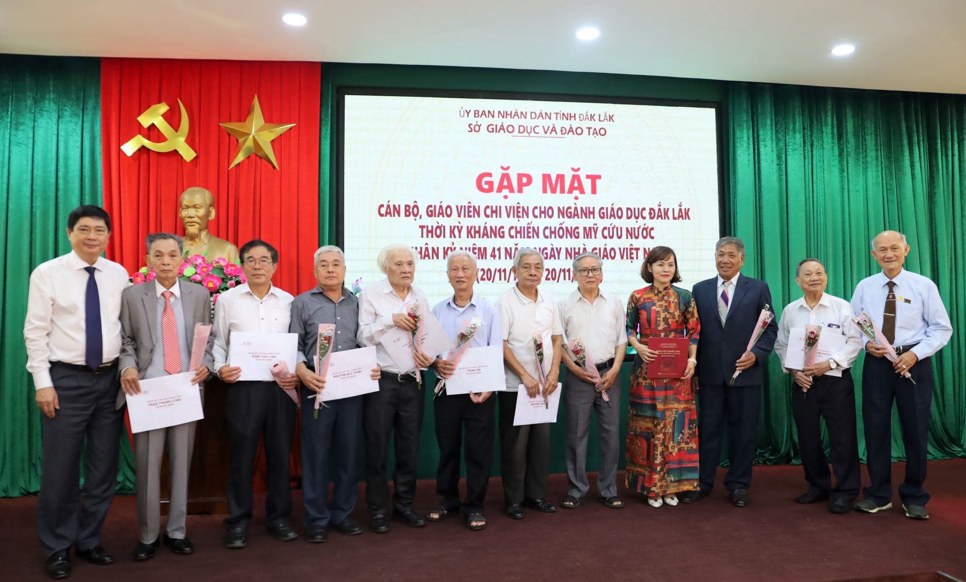 Gặp mặt cán bộ, giáo viên chi viện cho ngành Giáo dục Đắk Lắk thời kỳ kháng chiến chống Mỹ cứu nước