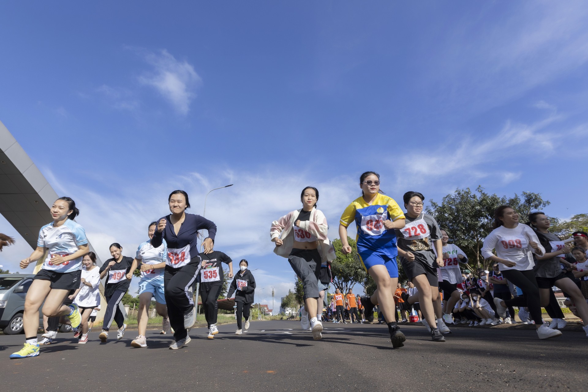 Trường Đại học Luật Hà Nội phân hiệu tại tỉnh Đắk Lắk: Hơn 500 vận động viên tham dự giải Việt dã lần thứ VI năm 2023